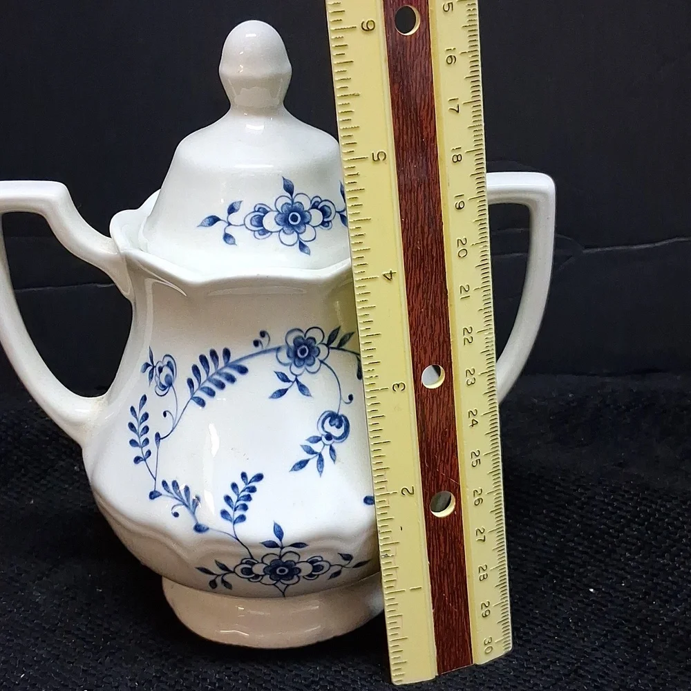 Churchill China. cracks collectible style